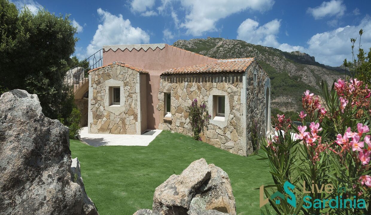 Villa-For-Sale-Costa-Smeralda-Sardinia (14)