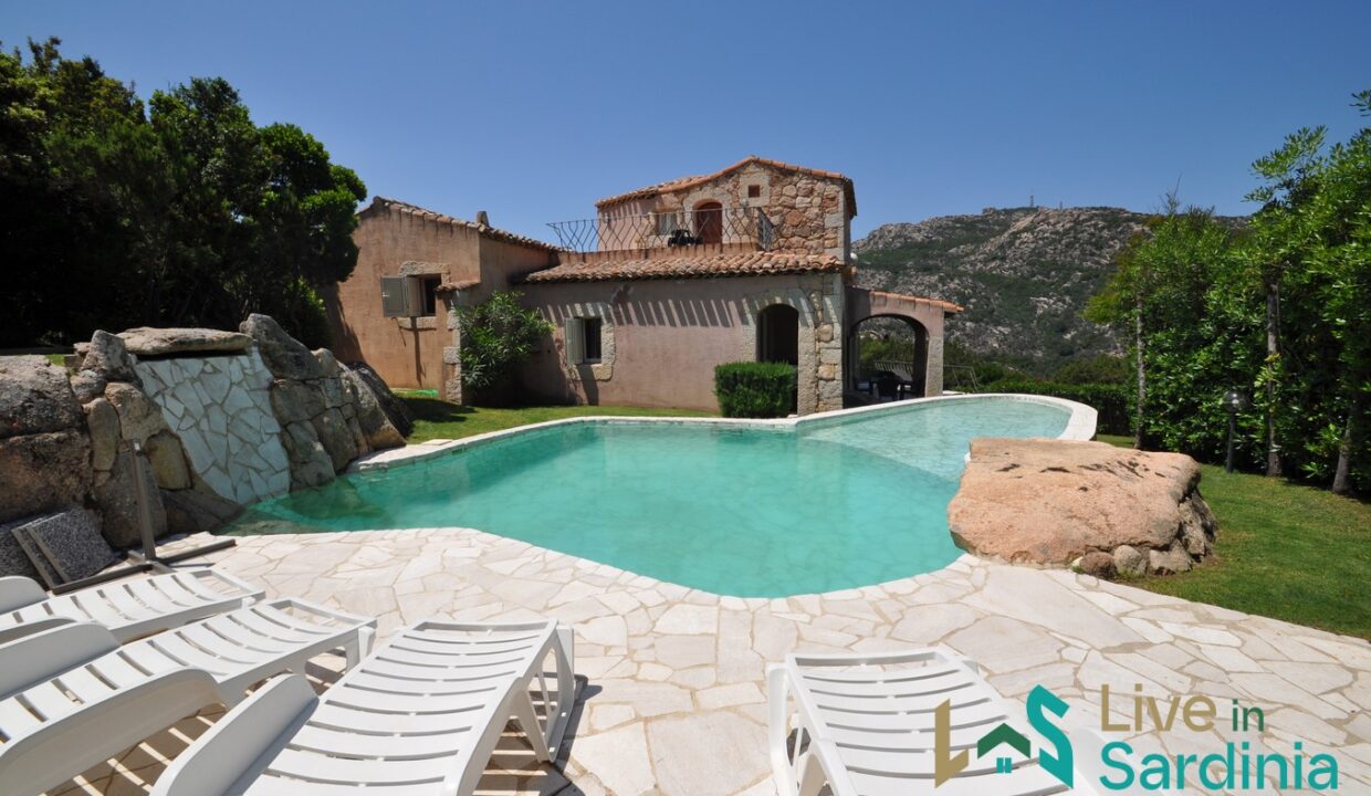 Villa-For-Sale-In-Pantogia-Porto-Cervo-North-Sardinia