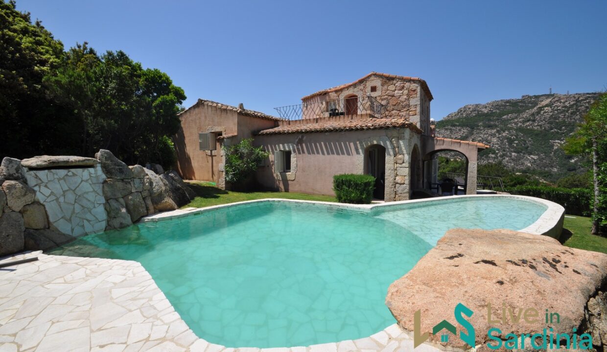 Villa-For-Sale-In-Pantogia-Porto-Cervo-North-Sardinia