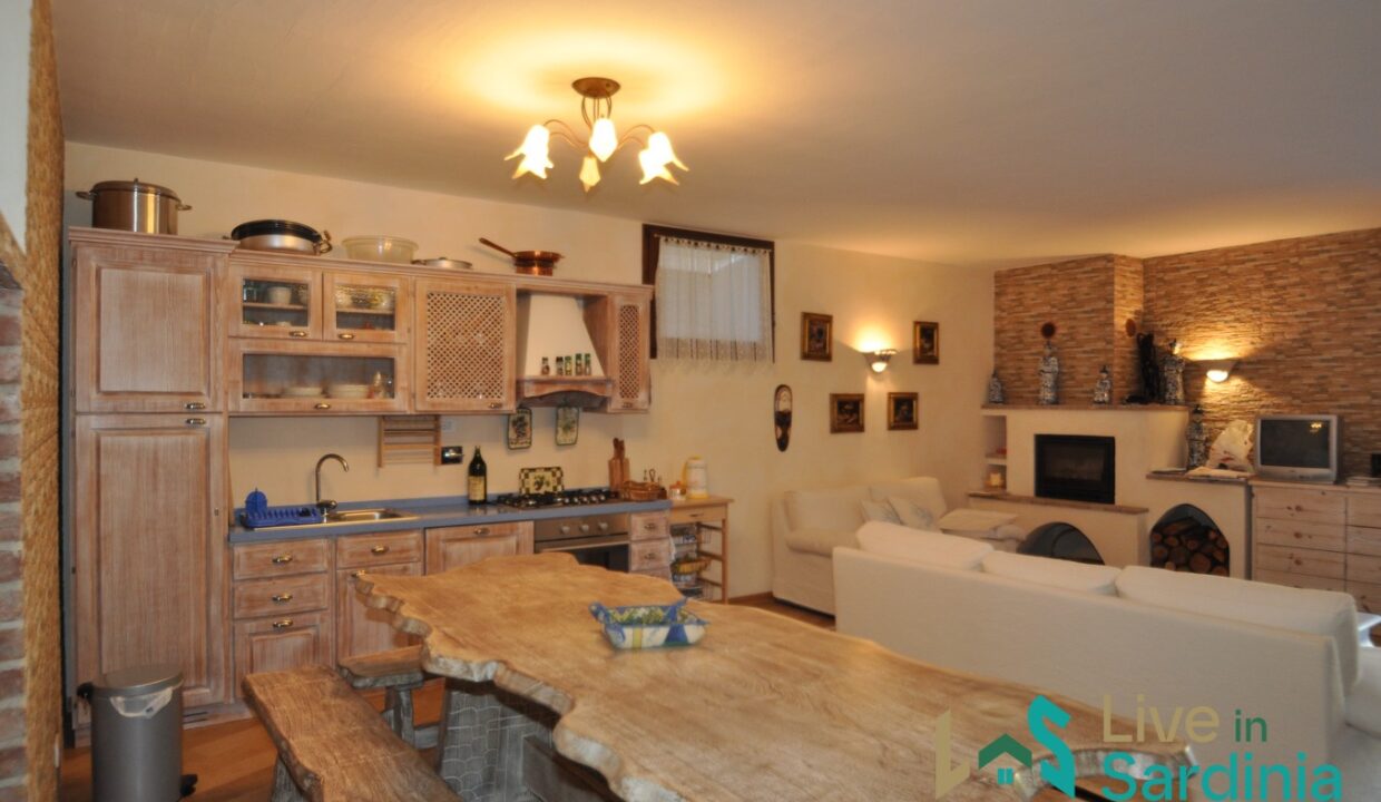 Villa-For-Sale-In-San-Pantaleo-Costa-Smeralda