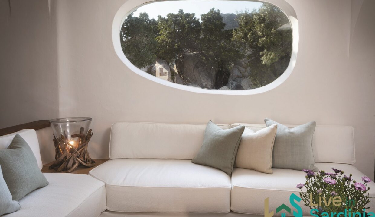 Villa-For-Sale-Porto-Cervo-Sardinia (32)