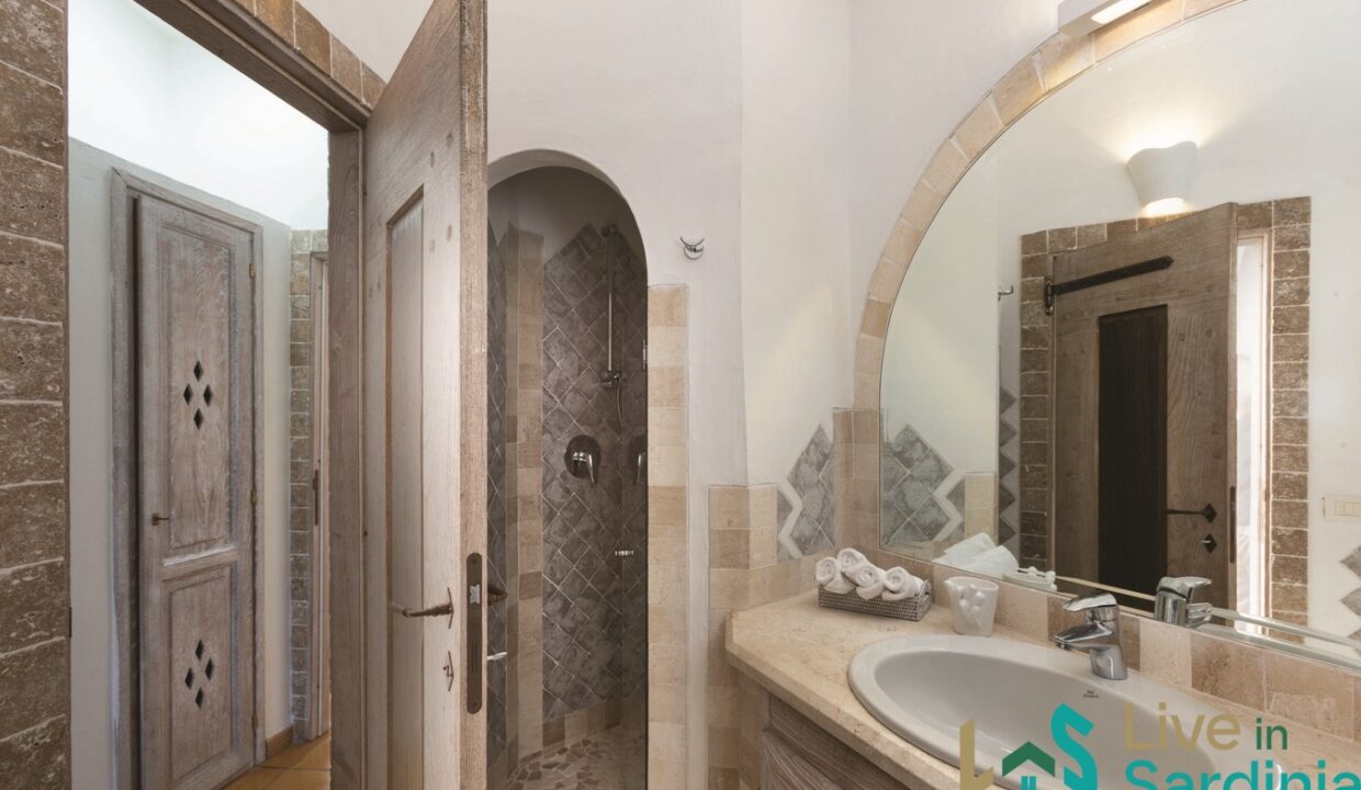 Villa-For-Sale-Porto-Cervo-Sardinia (33)