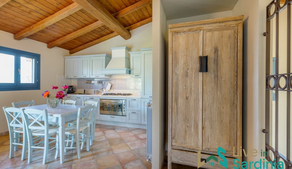 Villa-For-Sale-San-Pantaleo-Sardinia (30)