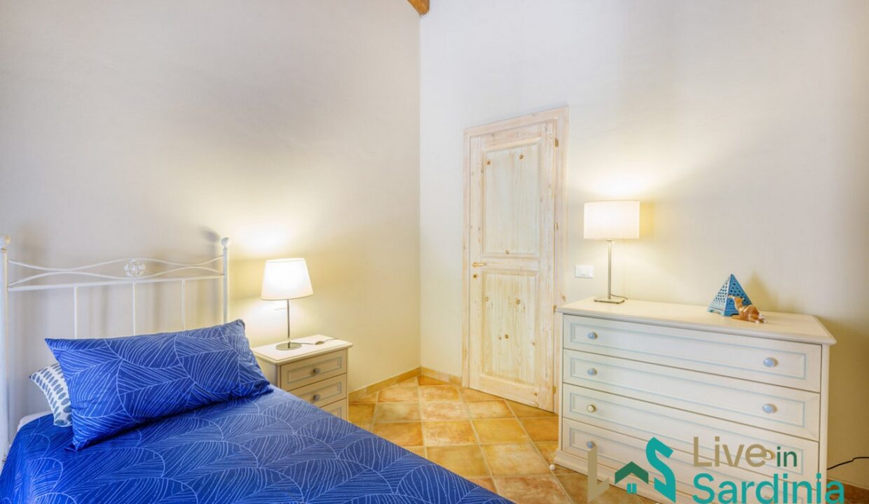 Villa-For-Sale-San-Pantaleo-Sardinia (45)