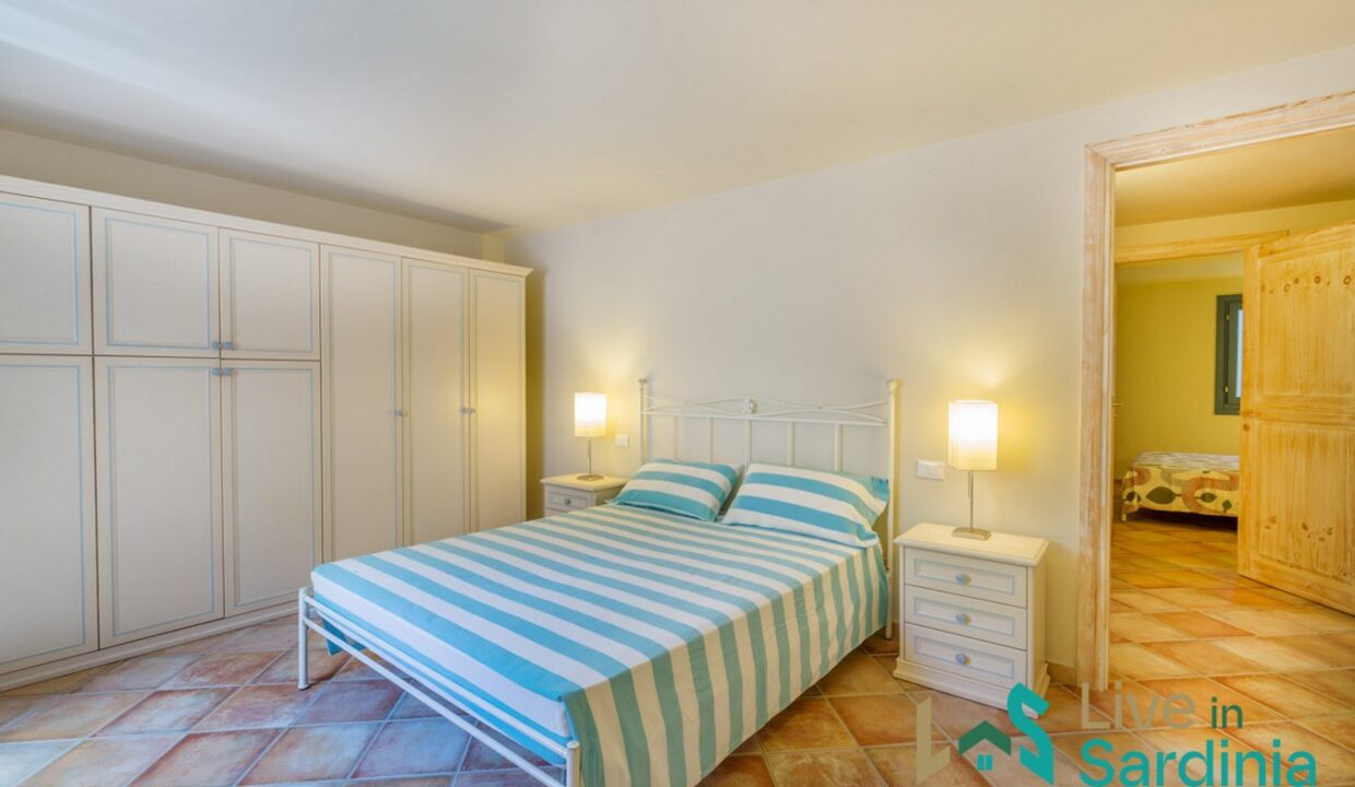 Villa-For-Sale-San-Pantaleo-Sardinia (54)