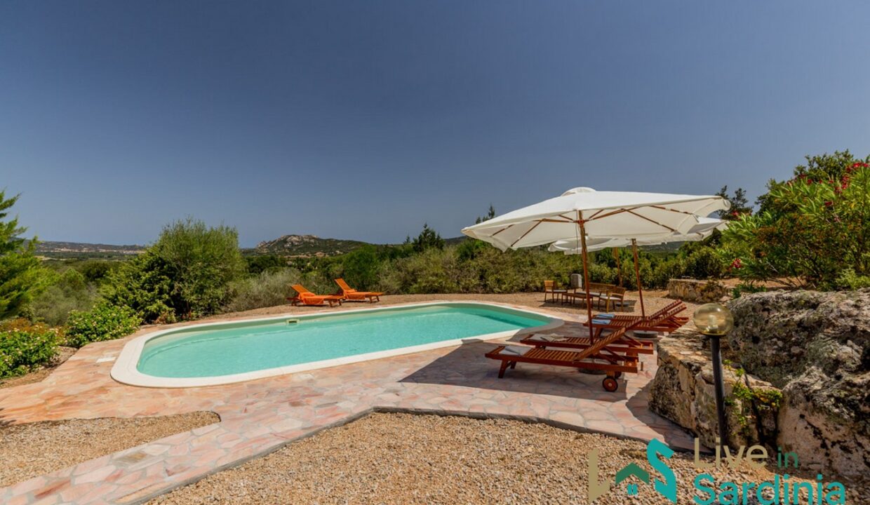 Villa-For-Sale-San-Pantaleo-Sardinia (70)