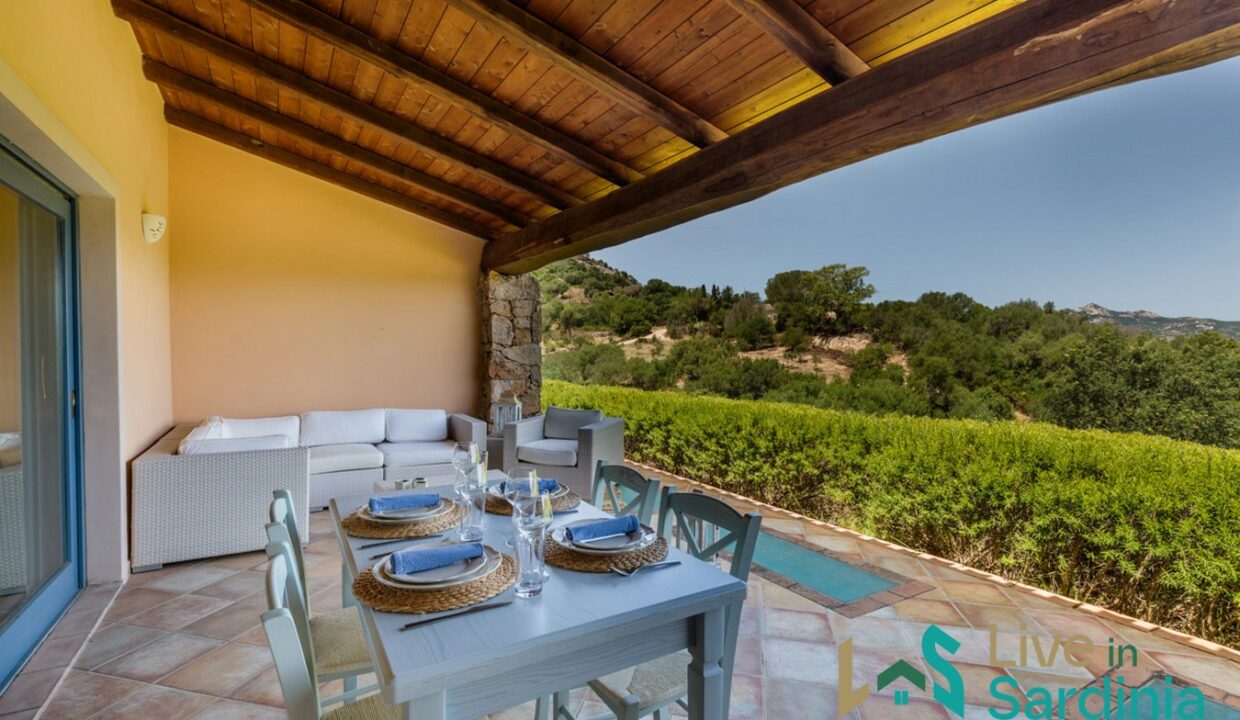 Villa-For-Sale-San-Pantaleo-Sardinia (75)