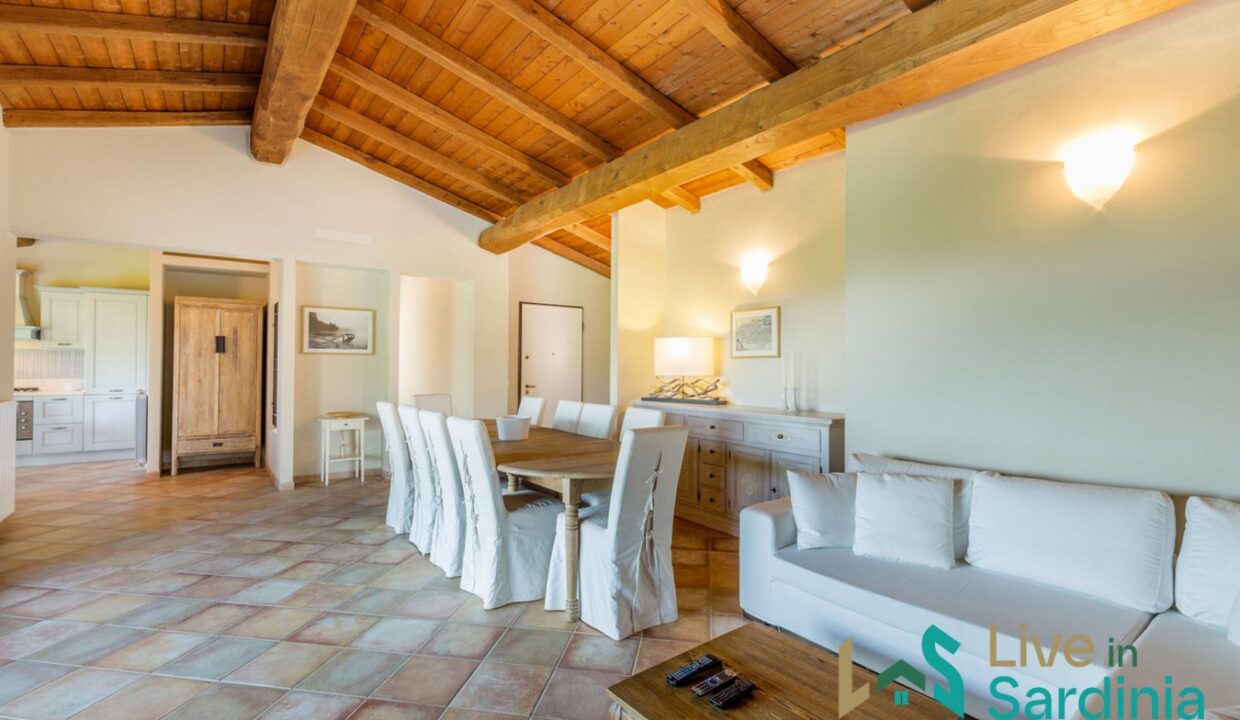 Villa-for-Sale-San-Pantaleo-Sardinia (35)