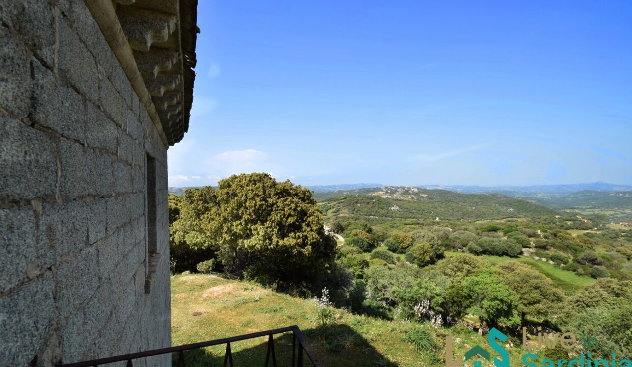 Farmhouse-for-Sale-in-Luogosanto