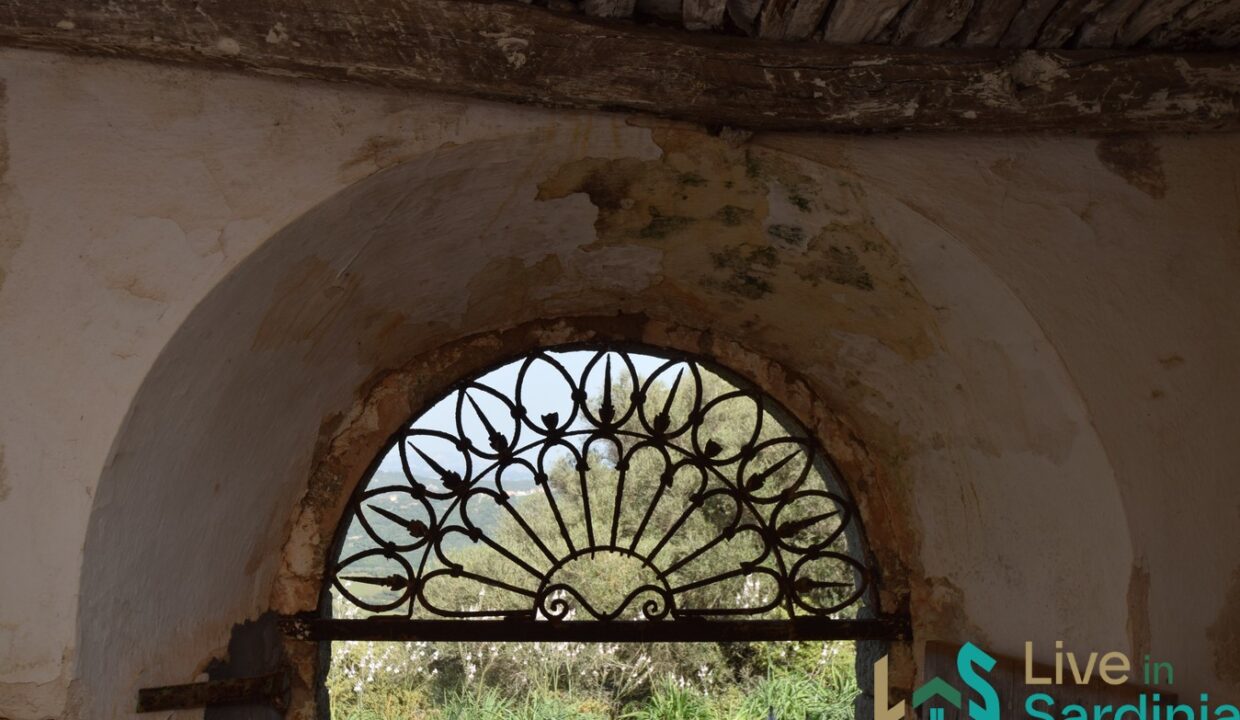 farmhouse-for-sale-luogosanto (13)