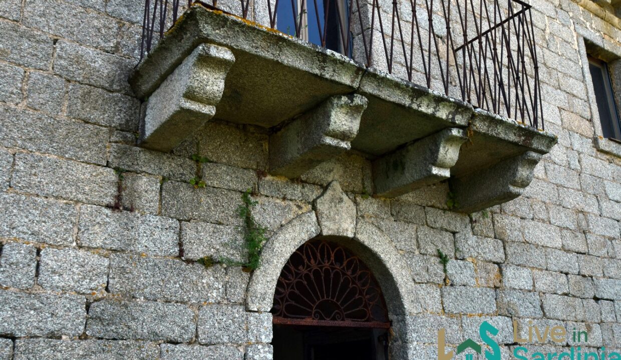 farmhouse-for-sale-luogosanto (6)