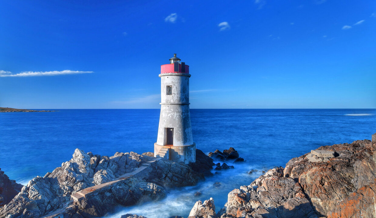 lighthouse_1815859409