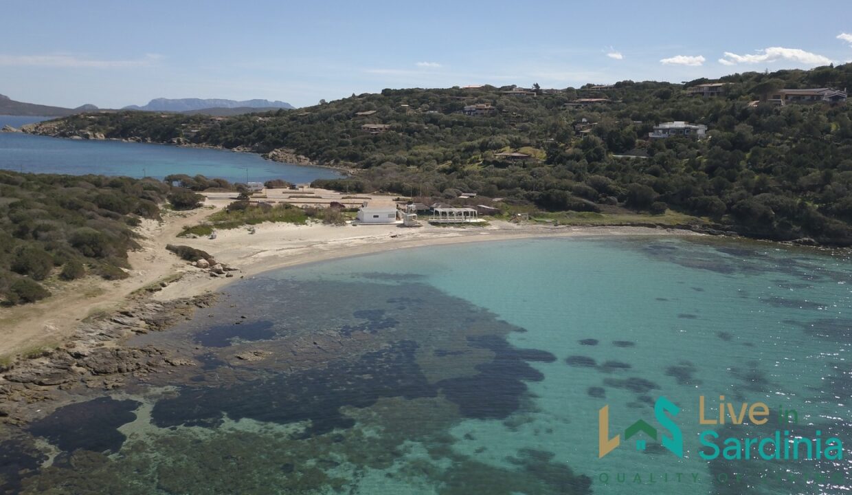 Superb-Villa-For-Sale-San-Pantaleo-With-Sea-View