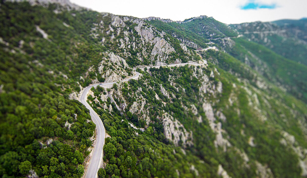 winding-road_689092801