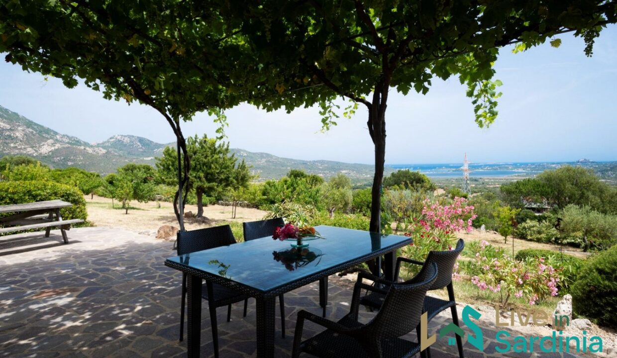 Villa-For-Sale-In-San-Pantaleo-Sardinia