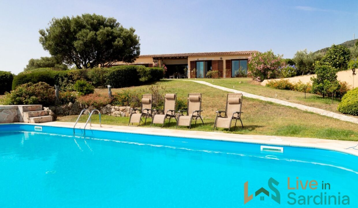 Villa-For-Sale-In-San-Pantaleo-Sardinia