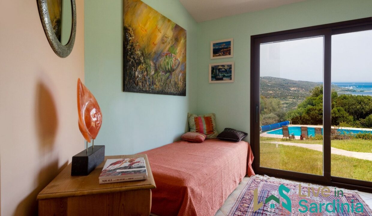 Villa-For-Sale-In-San-Pantaleo-Sardinia- (30)
