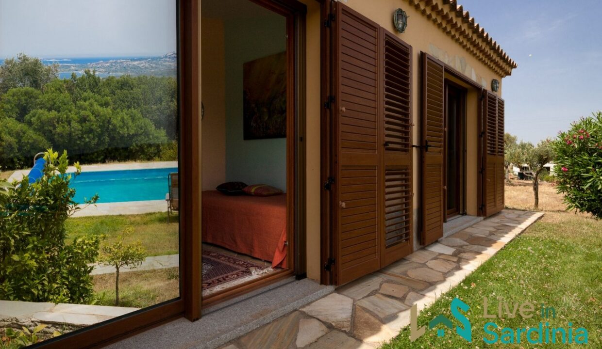 Villa-For-Sale-In-San-Pantaleo-Sardinia- (31)