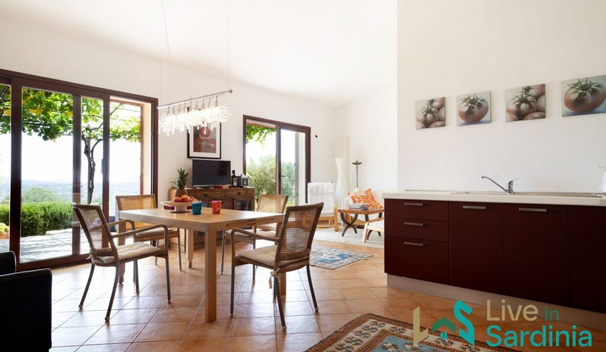 Villa-For-Sale-In-San-Pantaleo-Sardinia- (37)