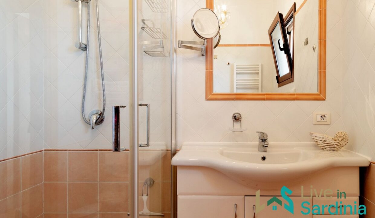 Villa-For-Sale-In-San-Pantaleo-Sardinia- (41)