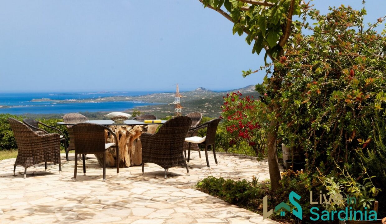 Villa-For-Sale-In-San-Pantaleo-Sardinia