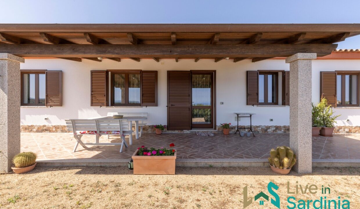 Farmhouse-for-sale-in-Aglientu (14)