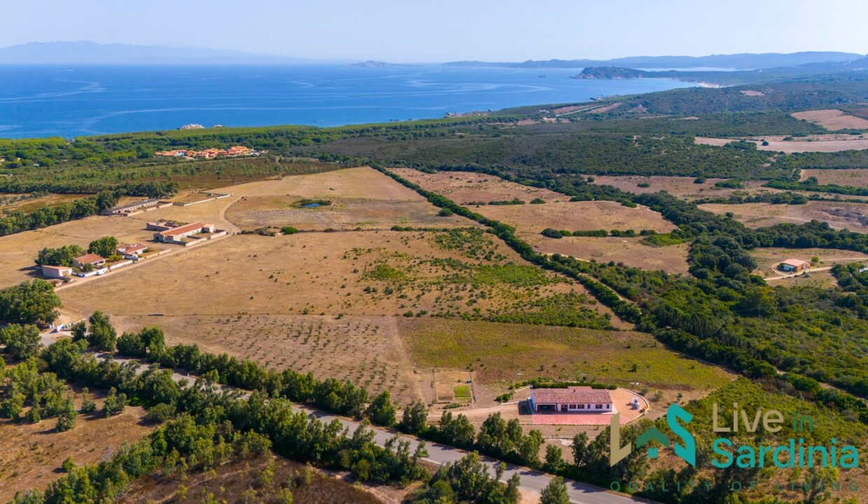 Farmhouse-for-sale-in-Aglientu