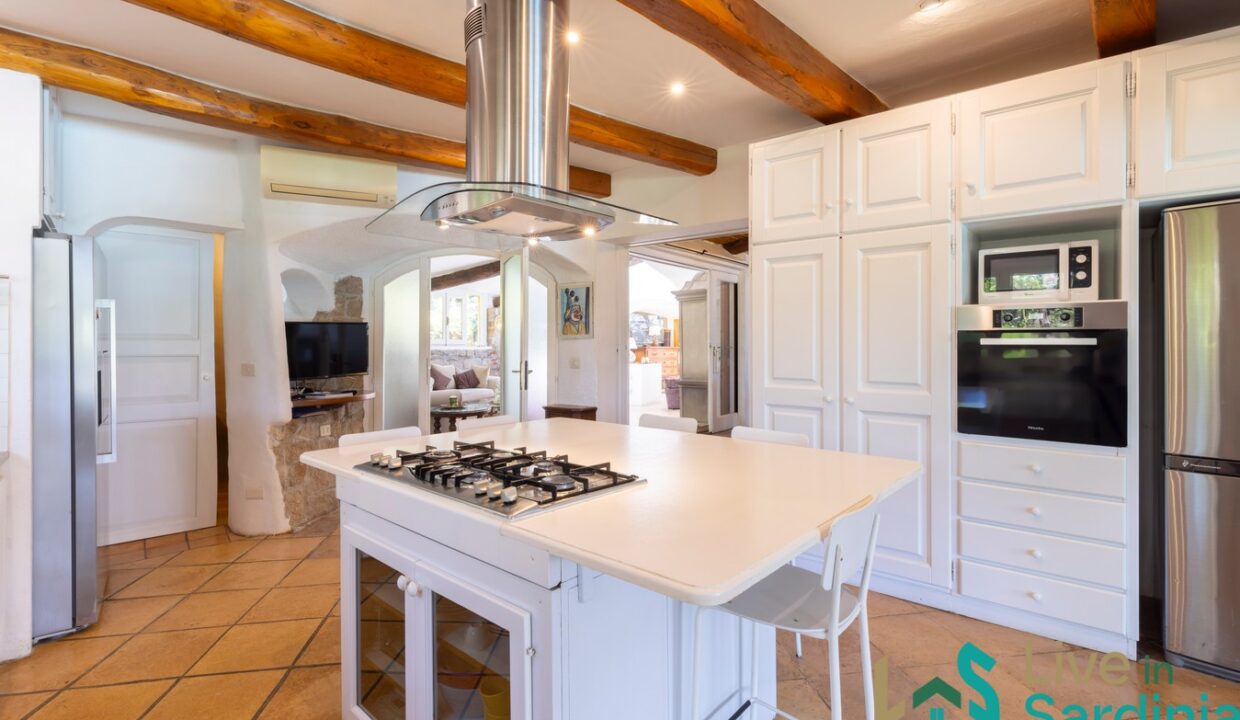 Sea-View-Villa-for-Sale-in-La-Celvia-Porto-Cervo (16)