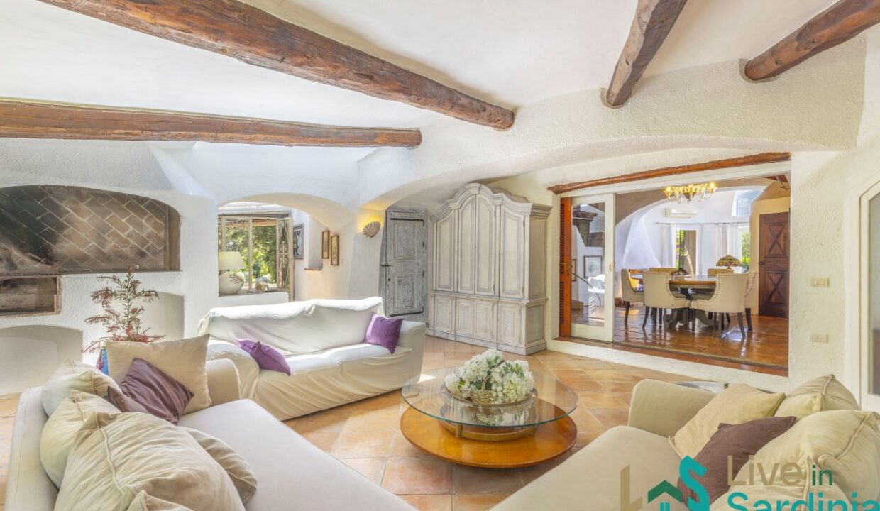 Sea-View-Villa-for-Sale-in-La-Celvia-Porto-Cervo (21)