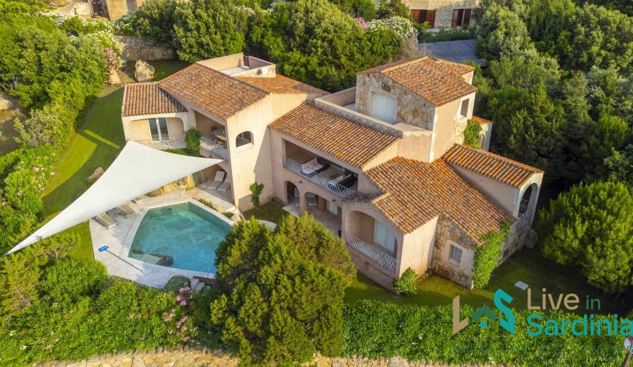 Villa-With-Sea-View-For-Sale-In-Costa-Smeralda (20)