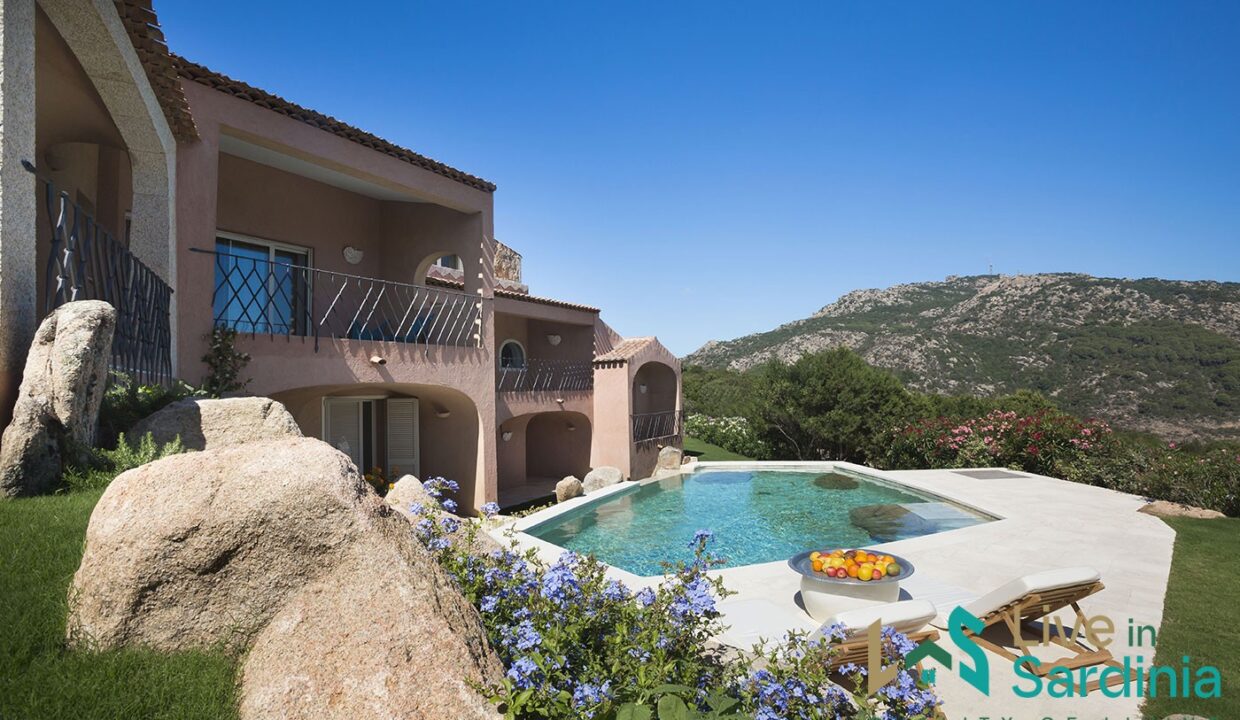 Villa-With-Sea-View-For-Sale-In-Costa-Smeralda (6)